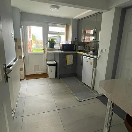 Alloggio in famiglia 1bedroom In Family With Tiny Wet And Own Entrance *